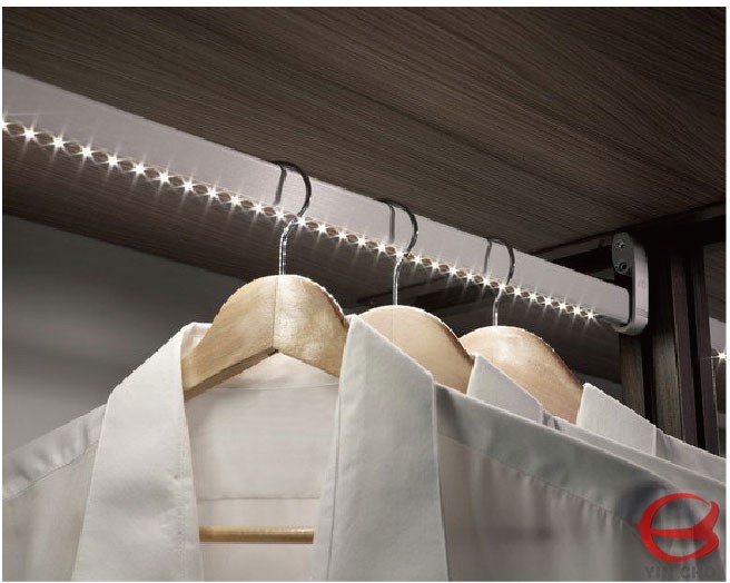 瀅州實業有限公司YINCHO進發五金鋁色LED吊衣桿燈衣櫥系列吊衣桿系列